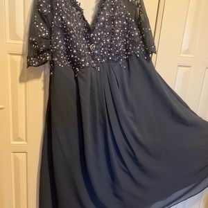 Beautiful evening gown,it’s so very comfortable to wear